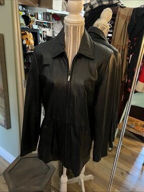 Wilson Leather, Medium, Black Leather Zip-Front Womens Jacket, EUC (no belt)